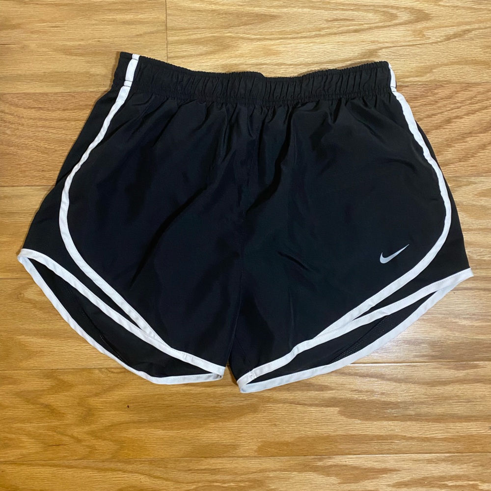 Nike Women’s Dri-Fit Running Short | M
